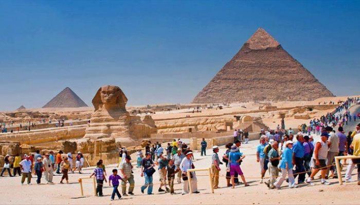 فيتش سوليوشنز تتوقع استقبال مصر 110.5 مليون سائح بين 2026 و2030