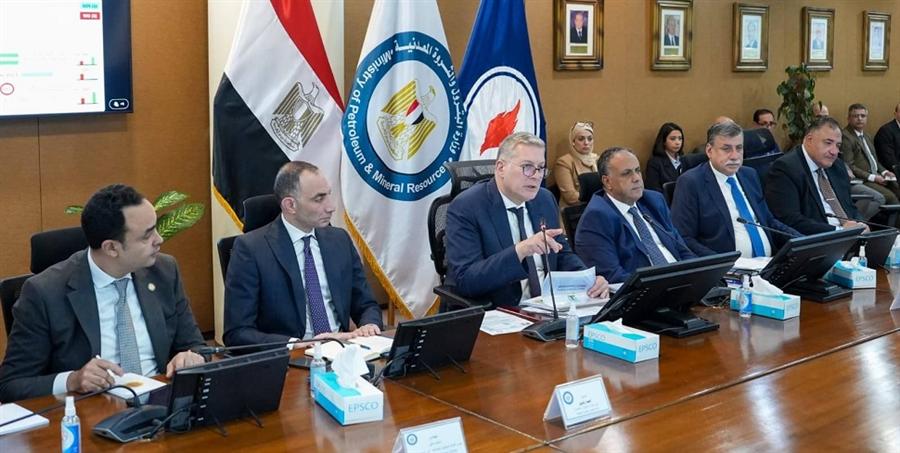 بدوي يعتمد موازنة العامة للبترول 2027/26 باستثمارات تتجاوز 8 مليار جنيه