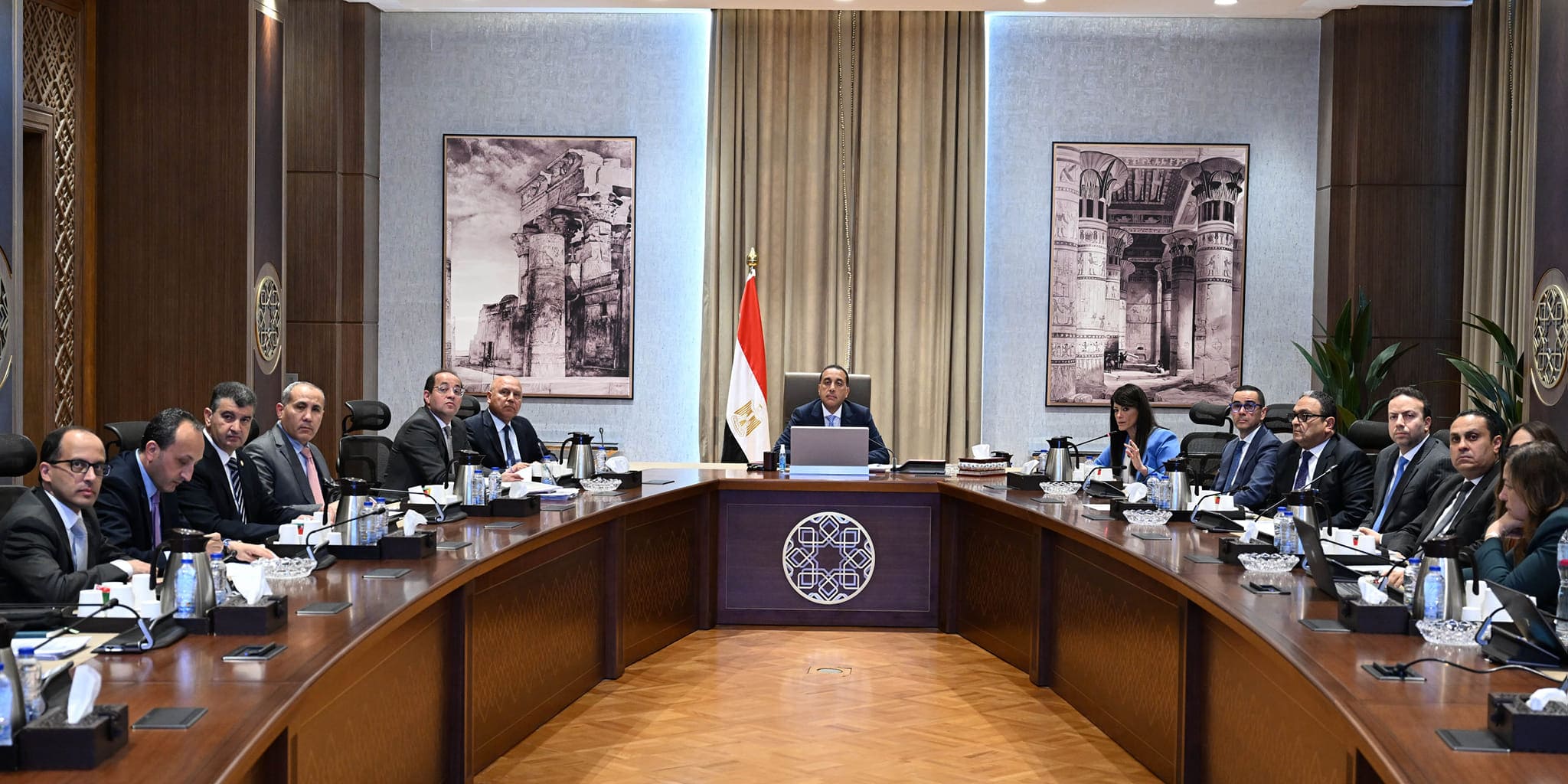 مدبولي يؤكد استمرار جهود الحكومة لتحقيق استدامة المسار النزولي للدين الخارجي