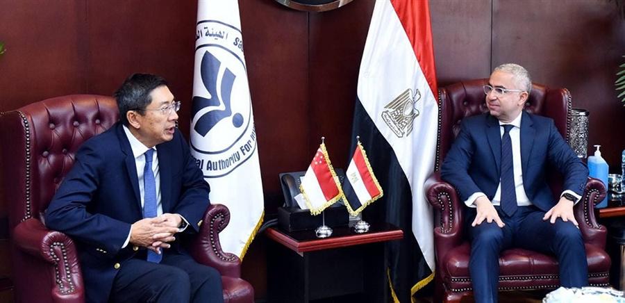 بحث فرص استثمار جديدة بين مصر وسنغافورة في الطاقة واللوجستيات