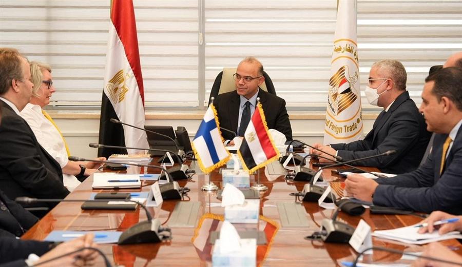 وزير الاستثمار يبحث مع سفيرة فنلندا فرص تعزيز التعاون التكنولوجي بين البلدين