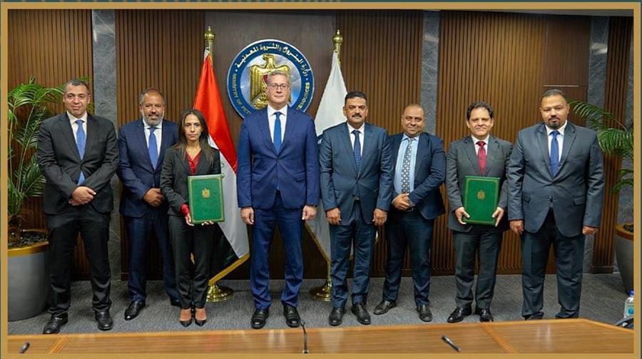 وزارة البترول توقع اتفاقية شراكة جديدة لتعظيم القيمة المضافة من خام الفوسفات