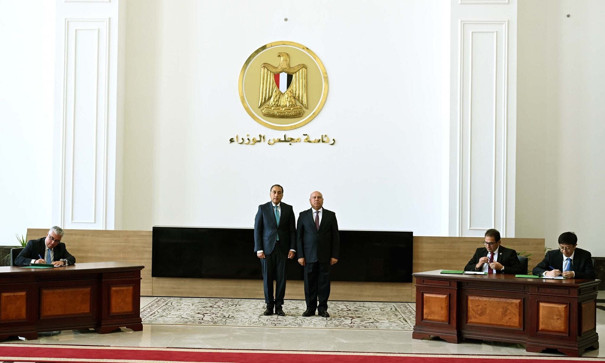 توقيع عقد تطوير أرض صناعية في السخنة باستثمارات 100 مليون دولار
