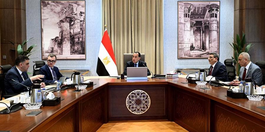 الحكومة تسرع سداد مستحقات شركات الأدوية عبر هيئة الشراء الموحد