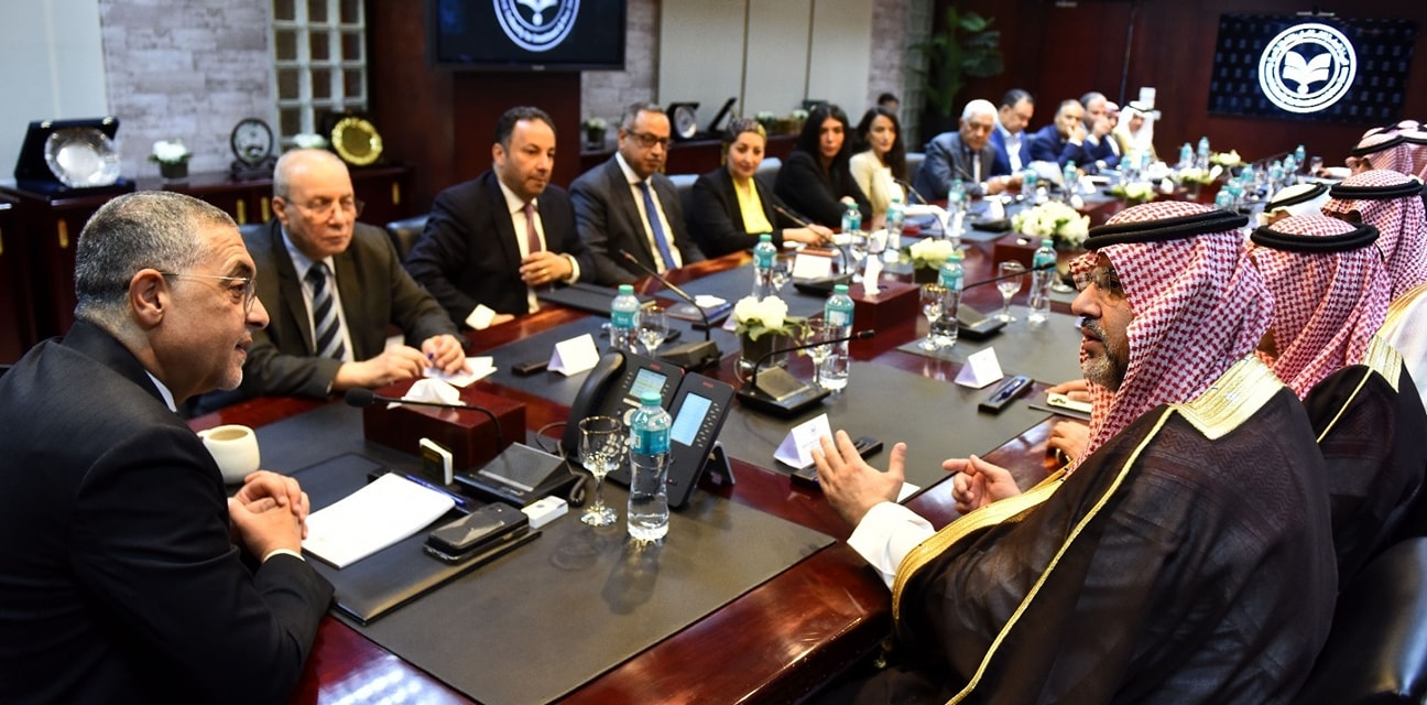 هيئة الاستثمار تبحث مع وفد سعودي فرص الشراكة في قطاع التشييد والبناء
