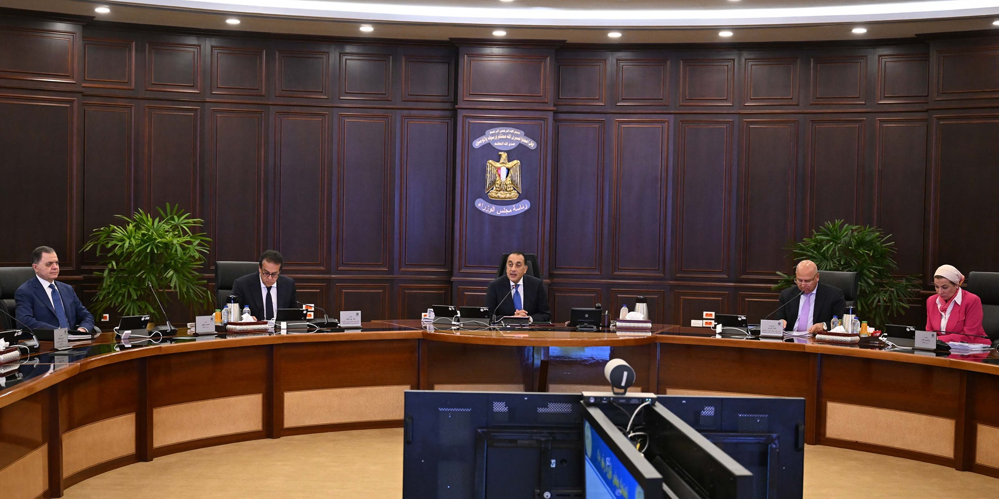 رئيس الوزراء: استئناف ضخ الغاز لجميع المصانع الجمعة المقبل
