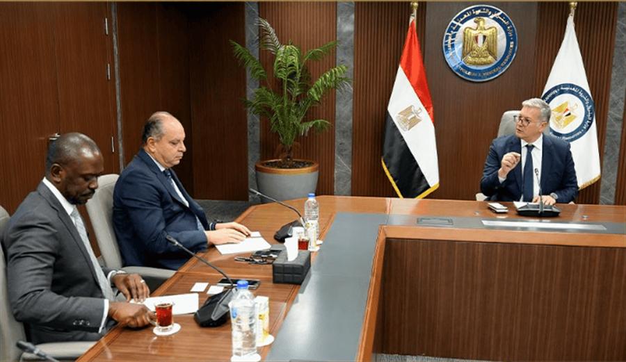 بدوي يبحث مع مؤسسة التمويل الإفريقية سبل جذب الاستثمارات لمشروعات التعدين بمصر