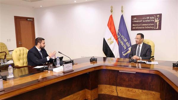 الاتصالات تبحث إنشاء مركز للبيانات باقتصادية قناة السويس باستثمارات 1.2 مليار دولار 